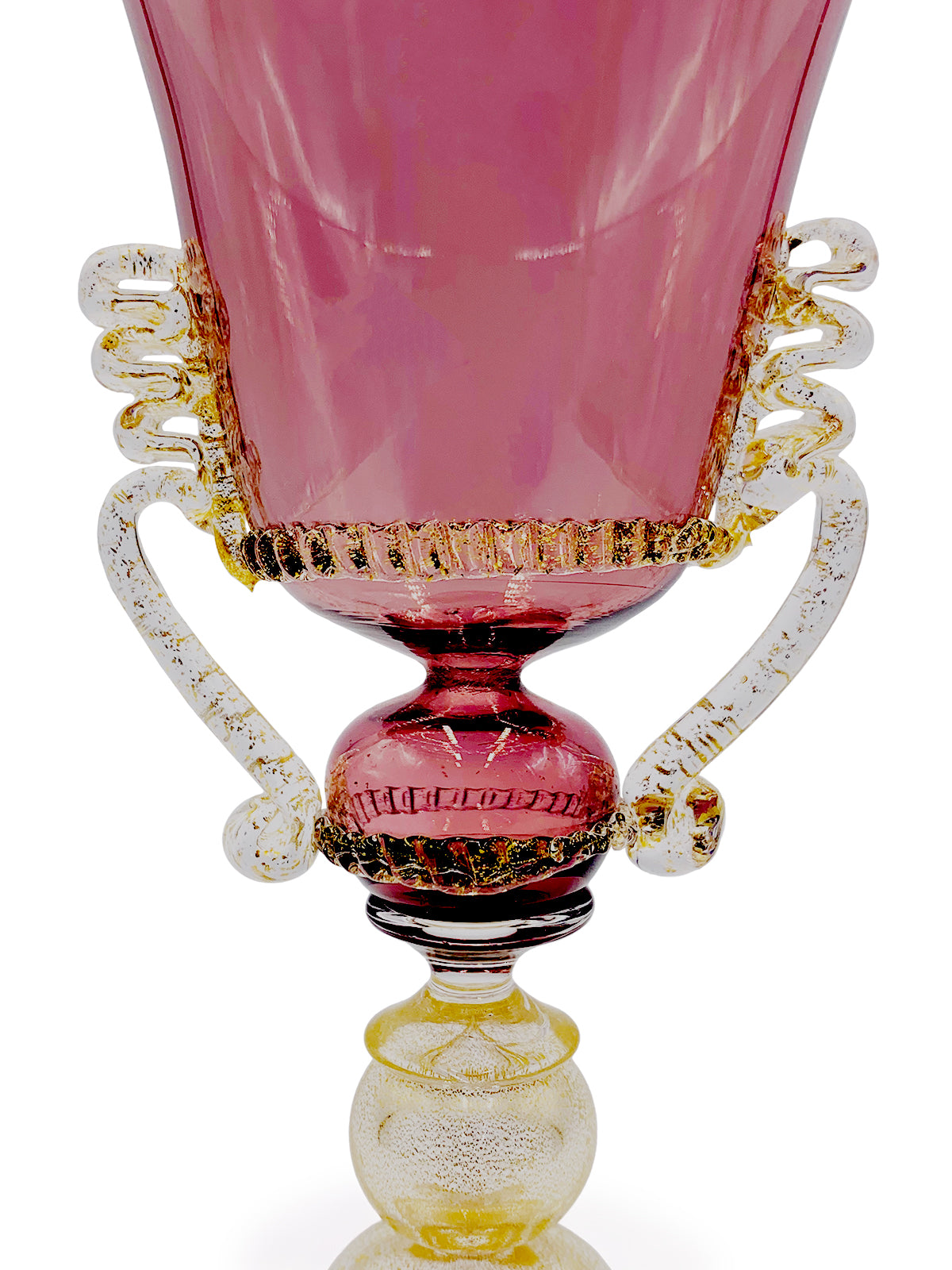 A Pink Murano Borgogna Vase From TAKAYA SATO On A White Background, Showcasing High-Quality Craftsmanship